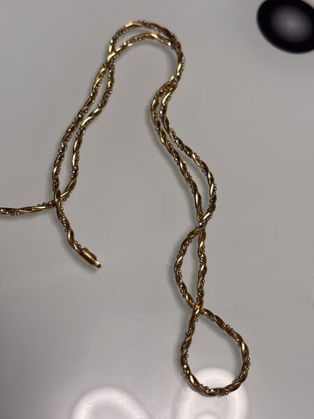 Aur 18k, 8,56 g.