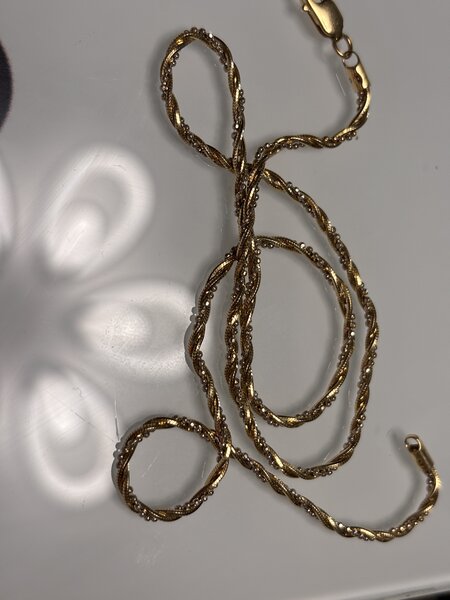 Aur 18k, 8,56 g.